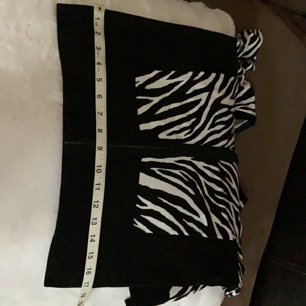 Sweater - Picture 6 of 6